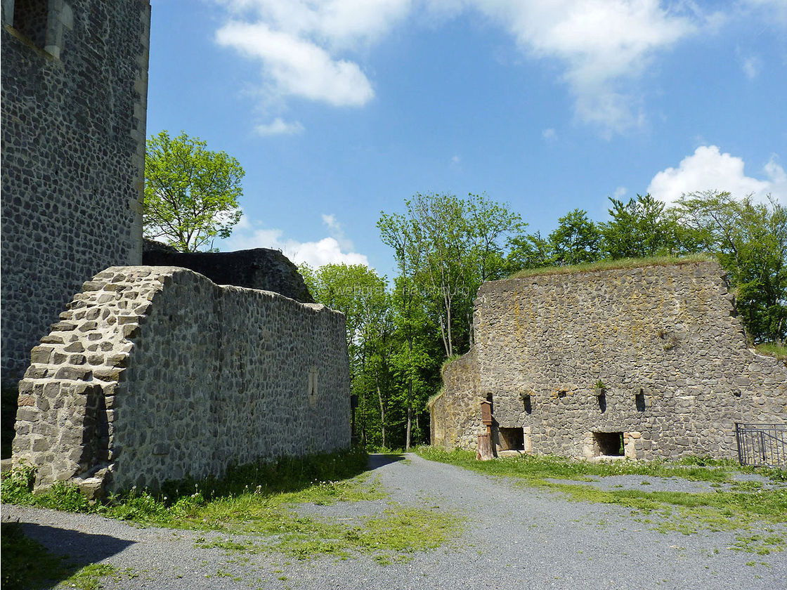 Die Weidelsburg bei Naumburg (Foto: Karl-Franz Thiede)